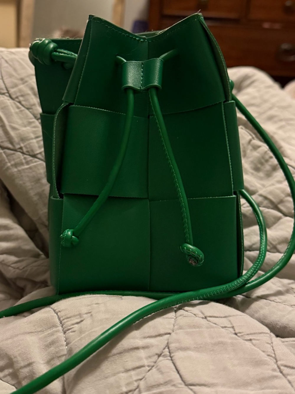 Green Woven Bucket Crossbody Bag - Sleek Drawstring Design